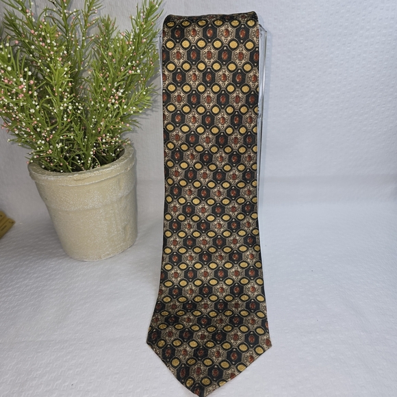 Mara By Countess Mara Imoirted Silk Tie Green And Gold Geometric Pattern - Picture 2 of 6